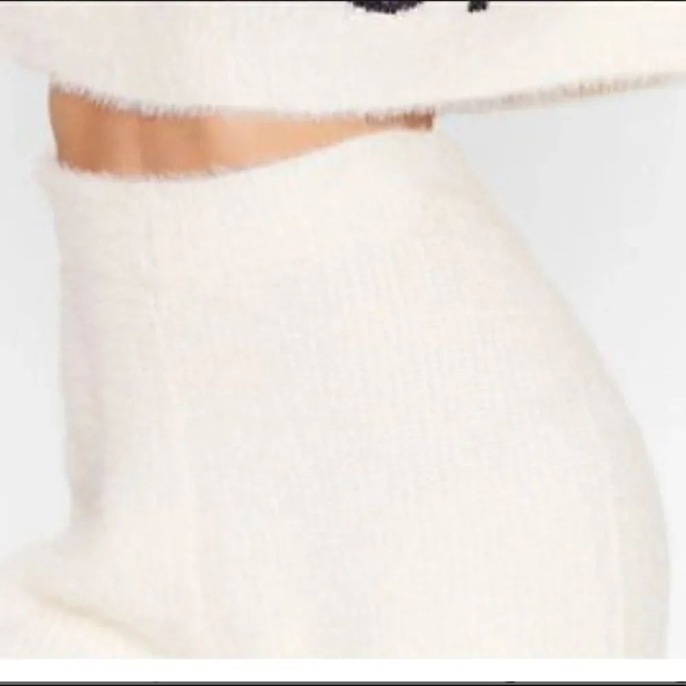 NASTY GAL Fluffy Ribbed Shorts - Picture 2 of 8